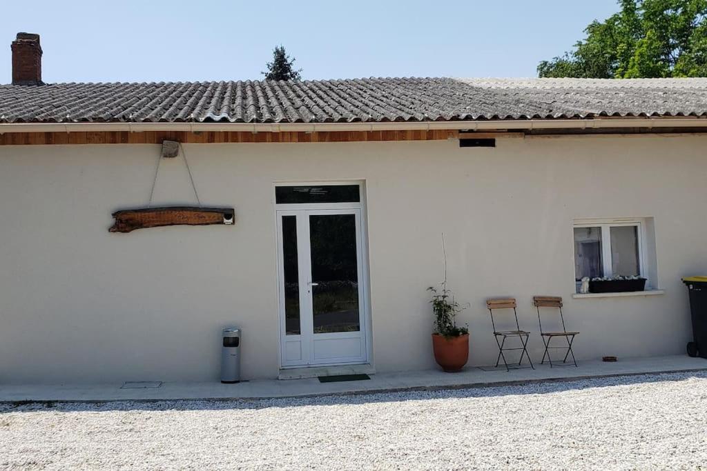 Chez Samb Villa Lussac-les-Chateaux Exterior photo