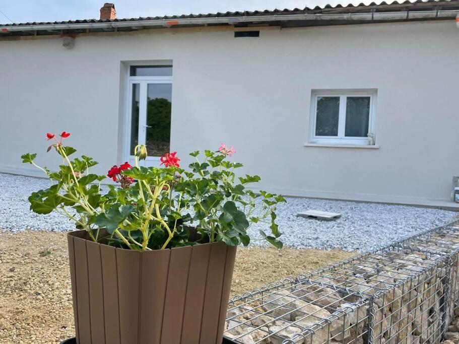 Chez Samb Villa Lussac-les-Chateaux Exterior photo
